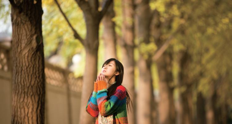 选择拍摄人像的最佳镜头（全面解析人像摄影镜头的选择和应用技巧）