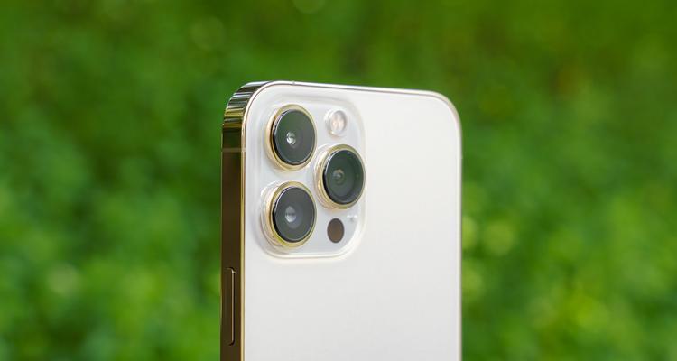 iPhone13系列（探索iPhone13系列的关键问题，让您做出明智的购买决策）