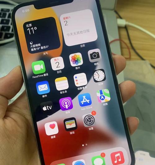 如何选择合适的iPhone12和iPhone12Pro？（从性能需求、预算和功能角度出发，帮助您做出明智的选择！）